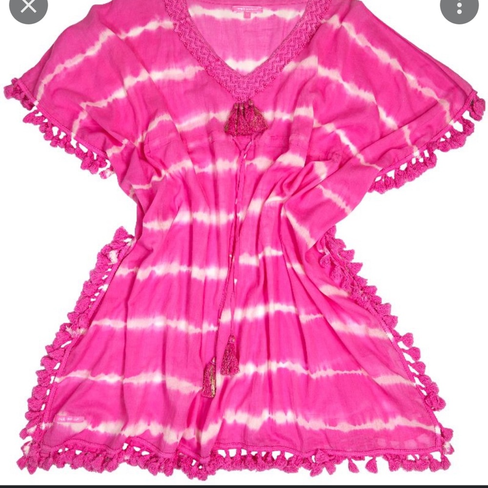 Brand new with tags Simply Southern Pink Bead coverup in the size L-XL.